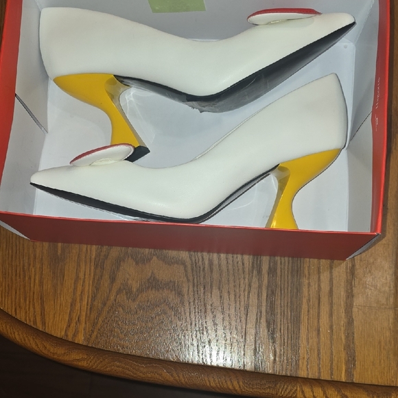 Katy Perry Collections Shoes - Katy Perry Collections White and Yellow Heels Hello Kitty.